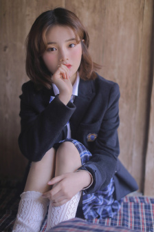 捏胸吸嘴吻戏视频